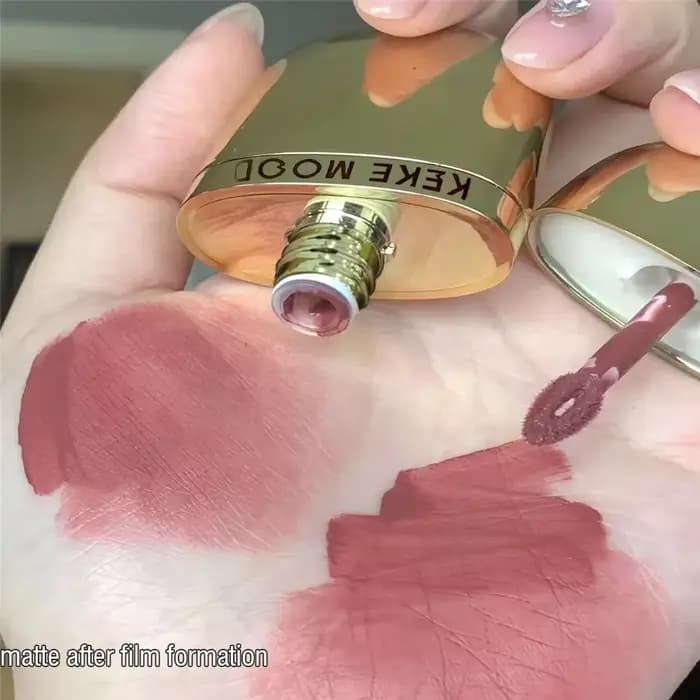 Rouge à lèvres mat, glaçage à l'eau miroir