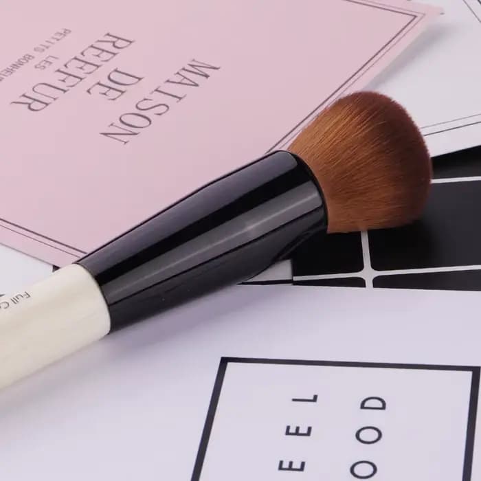 Pinceau de maquillage en poudre