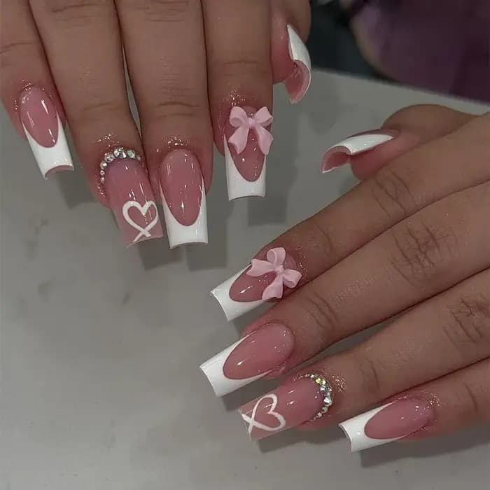 Presse française blanche sur les ongles