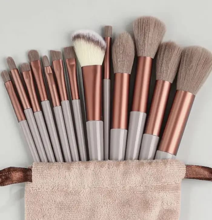 Ensemble de pinceaux de maquillage doux et moelleux