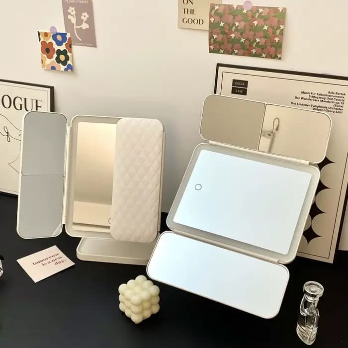 Miroir de maquillage à trois volets
