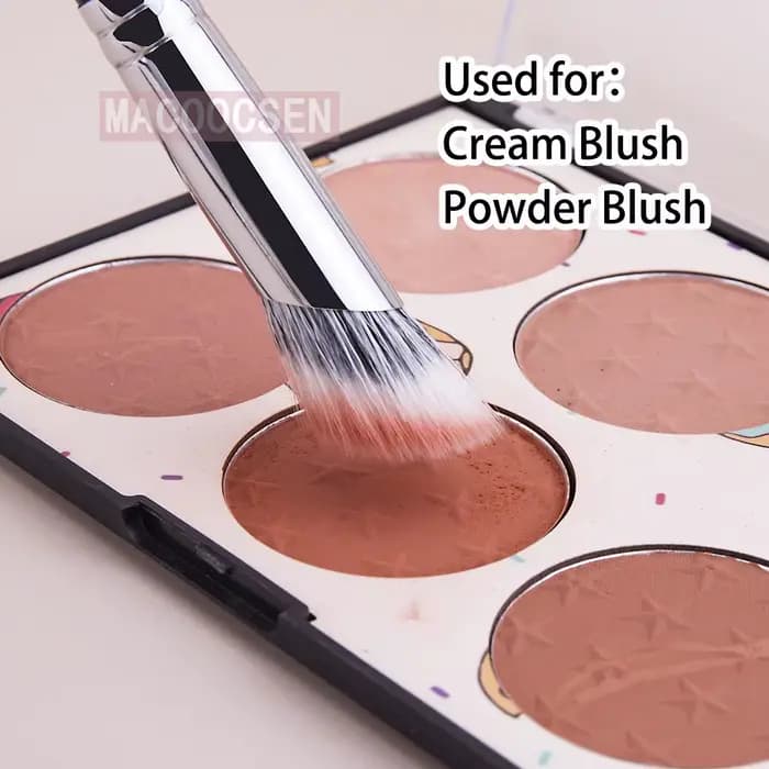 Pinceau de blush angulaire pour estompage et diffusion