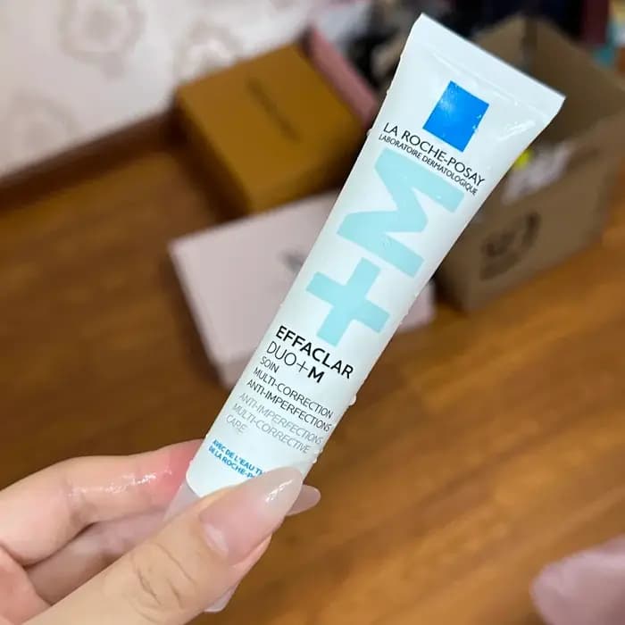 La Roche-Posay Effaclar K+ Sérum Anti-Acné Contrôle du Sébum Minimisation des Pores Exfoliation Douce Pour Peaux Grasses à Tendance Acnéique Réduit les Points Noirs