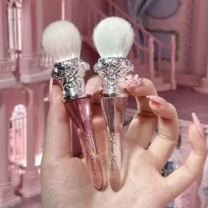 Flower Knows Swan Ballet Blush laine brosse poudre minérale bronzant Contour pinceaux de maquillage
