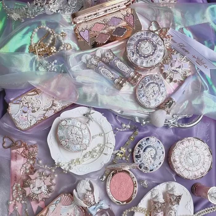 Flower Knows fraise Rococo série ensemble de maquillage paillettes mat fard à paupières Palette