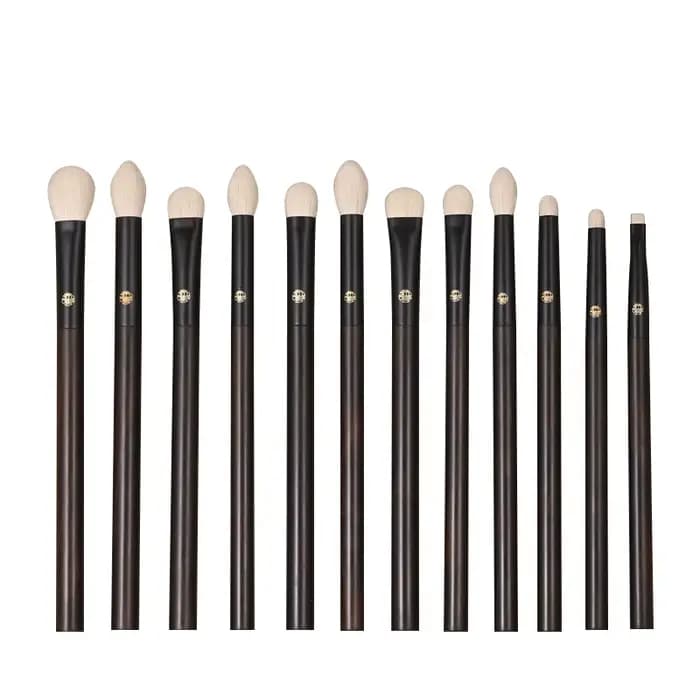 Pinceaux de maquillage professionnels faits à la main