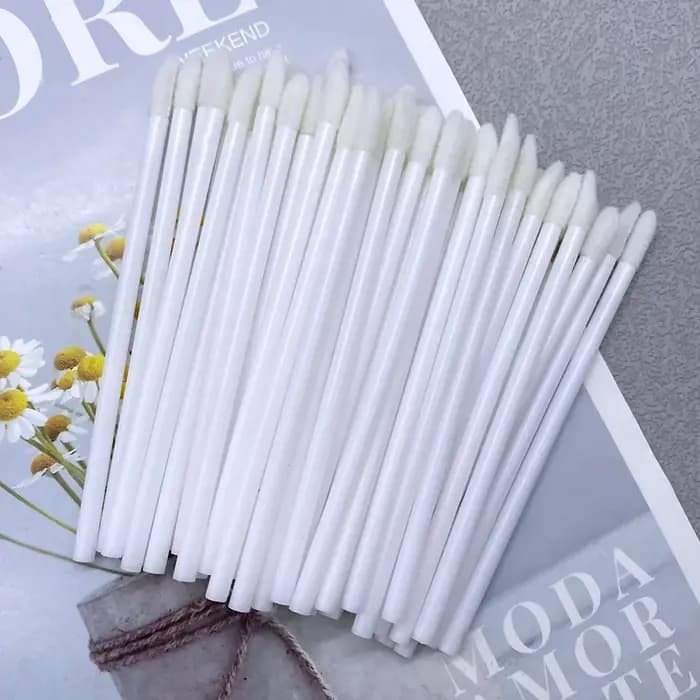 Brosse à lèvres jetable pour femmes