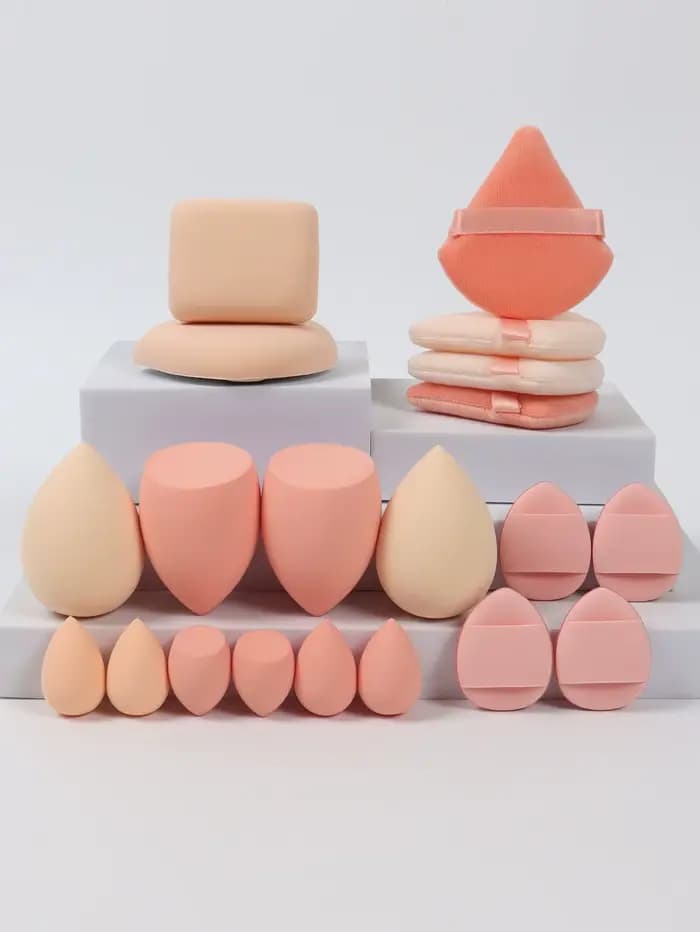 Ensemble d'éponges de maquillage et de bouffantes de maquillage roses