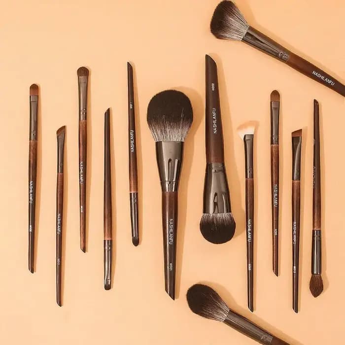 Ensemble de pinceaux de maquillage en fourrure d'animal de qualité supérieure