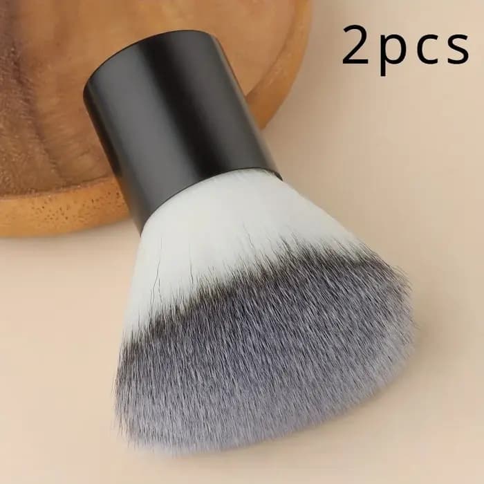 Pinceau Kabuki moelleux pour une application parfaite du fond de teint