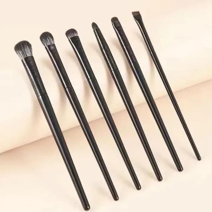 Ensemble de pinceaux de maquillage pour les yeux noirs
