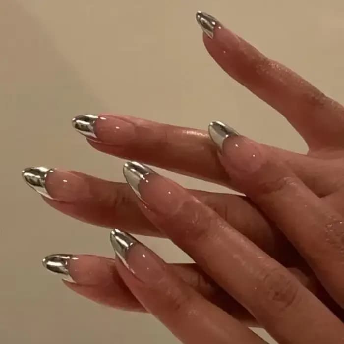 Faux ongles français en amande, avec colle à pression sur bord blanc, Design portable, pointes Stile