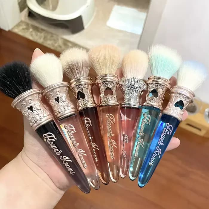 Set de Pinceaux Highlighter Flower Knows Ballet Cygne Sirène Poudre Nacrée Effet Lumière Lune Brillance Durable Vegan Maquillage Visage Joues