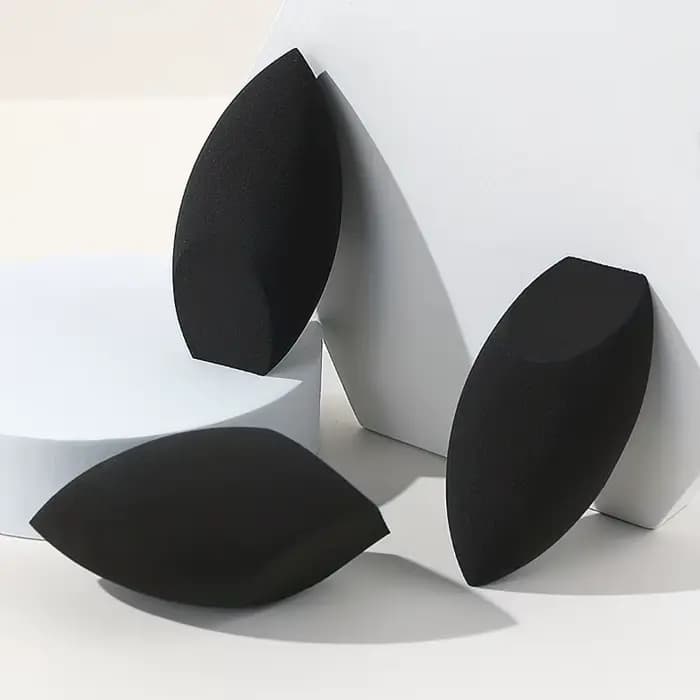 Lot de 3 éponges de maquillage premium sans latex pour une application impeccable - Éponge noire en forme d'œuf pour