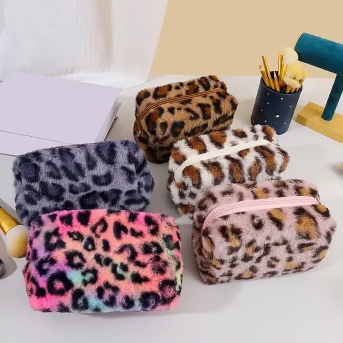 Trousse de maquillage à imprimé léopard à la mode