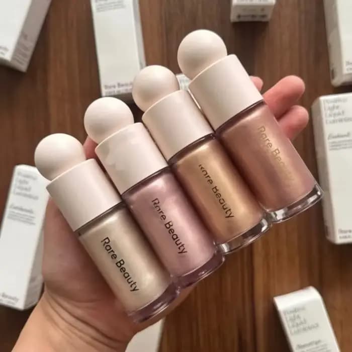 Rare Beauty Light Silky Highlighter