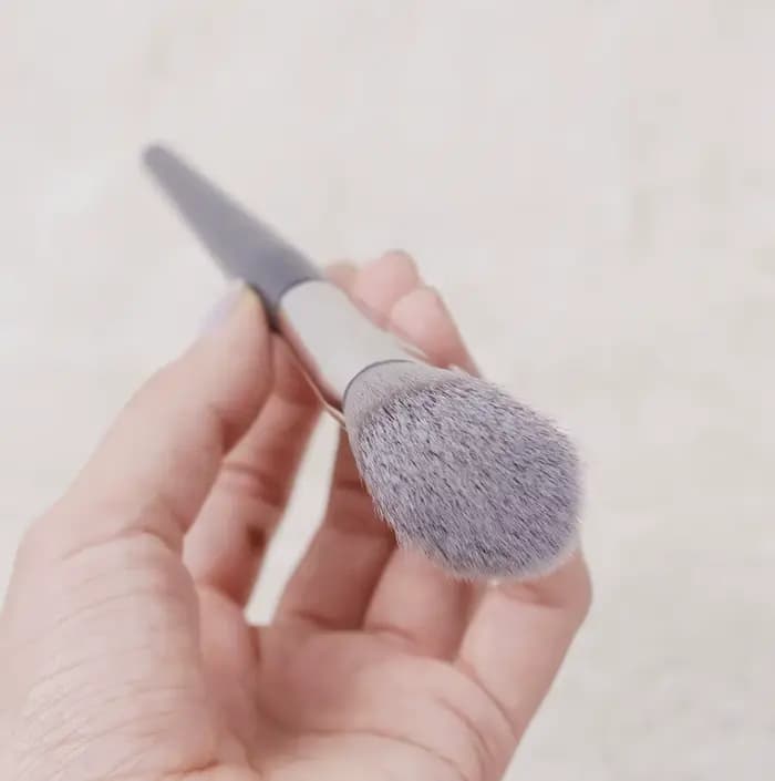 Pinceau à blush angulaire A507 BKAngie