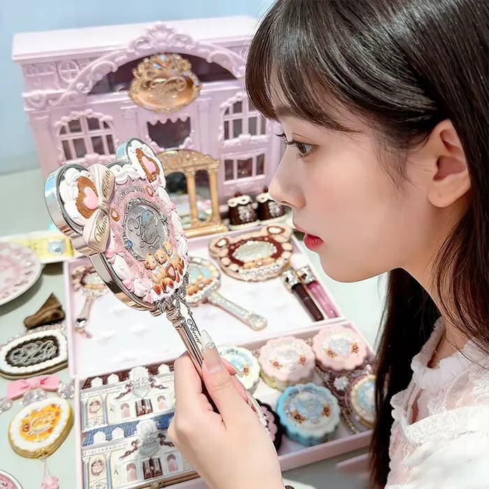 Mini miroir de maquillage haute définition en forme d'ours mignon avec un design adorable