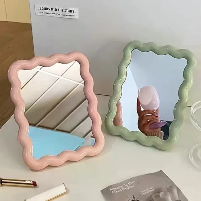 Miroir de maquillage de bureau ondulé