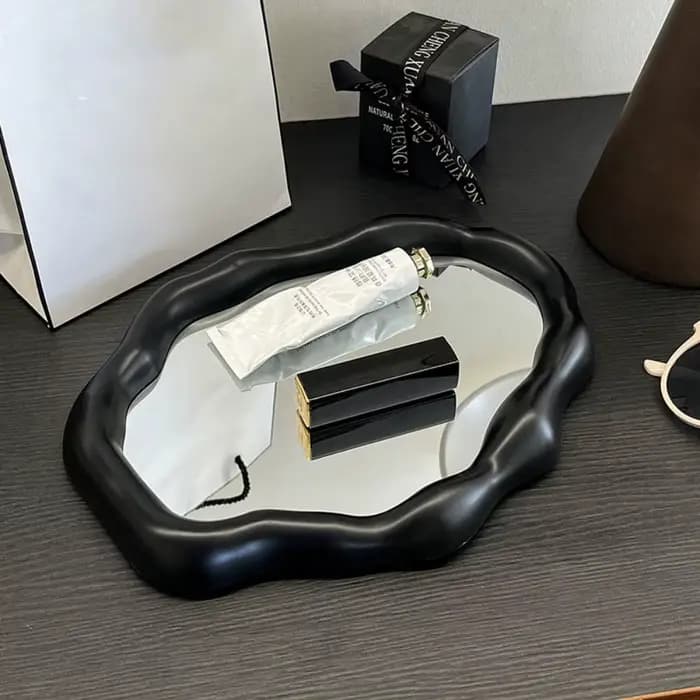 Miroir sur pied irrégulier INS