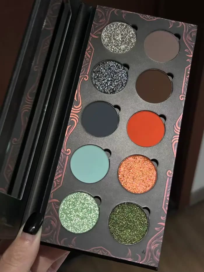 Shellwe Makeup · x Ghoul Co Série de marque Co-branded Nocturnal Flame Night Flame Eye Shadow Disk C