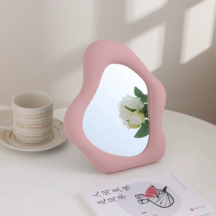 Miroir de maquillage décoratif en argent