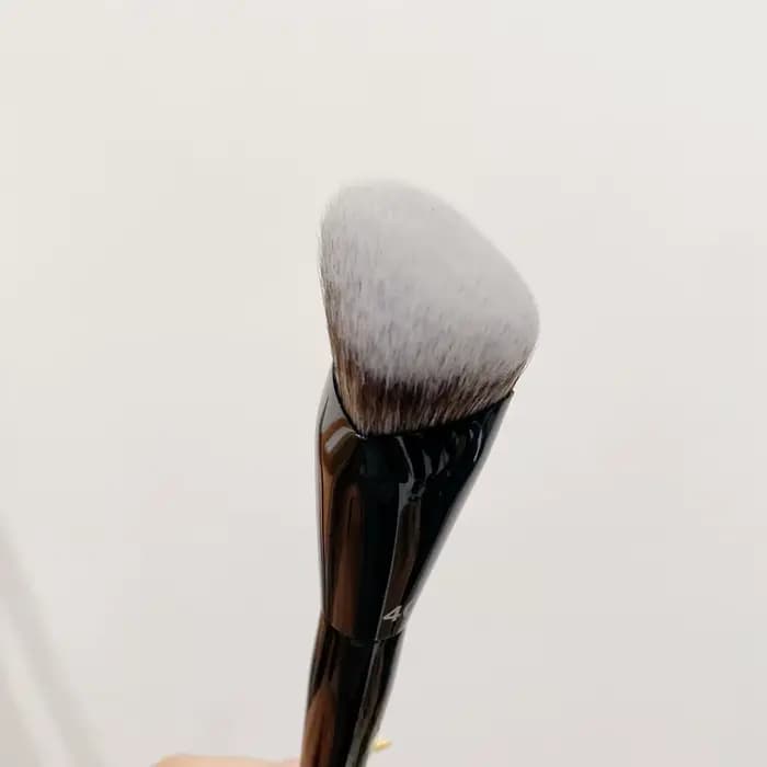 PRO Foundation Brush 40 Pinceau de maquillage synthétique flexible et impeccable noir pour produits crème Liqiuid