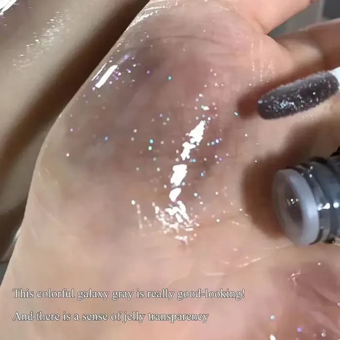Brillant à lèvres miroir gris galaxie