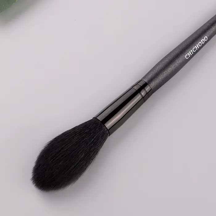 Chichodo 1 pièce pinceaux de maquillage de polissage surligneur manche en bois fard à joues poudre contour