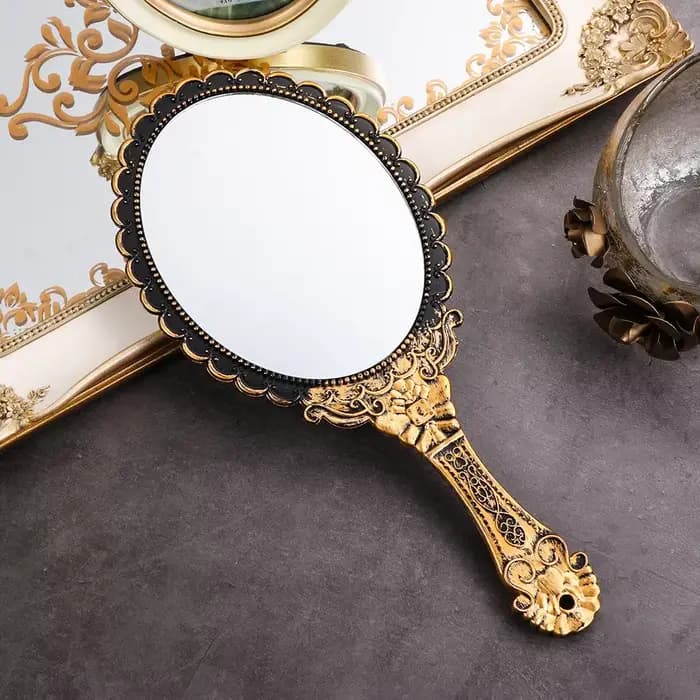 Miroirs de maquillage sur pied de forme narvintage