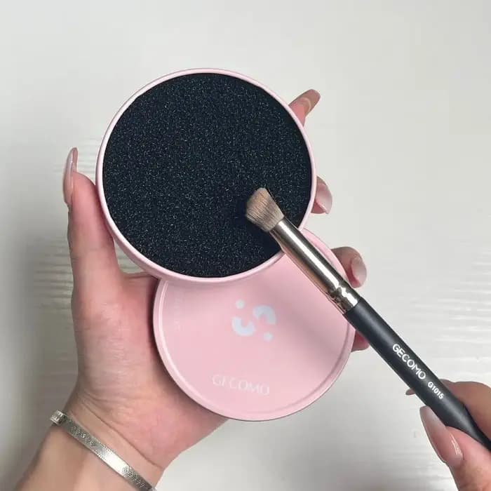 Nettoyeur de pinceaux de maquillage portable