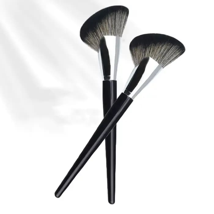 Pinceau de maquillage pour Blush coudé, Logo personnalisé, poudre de Contour synthétique Dense, prof