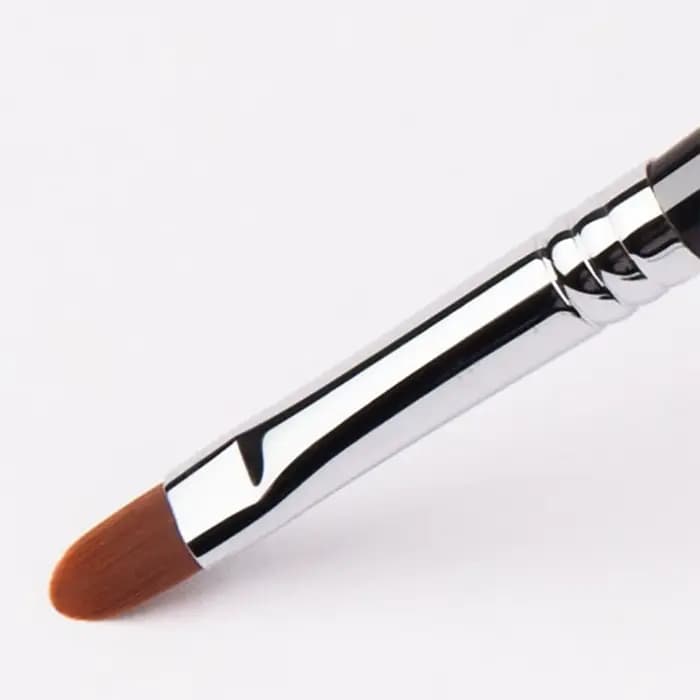 Pinceau de maquillage portable avec capuchon de protection