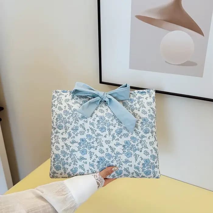 Trousse de maquillage matelassée florale