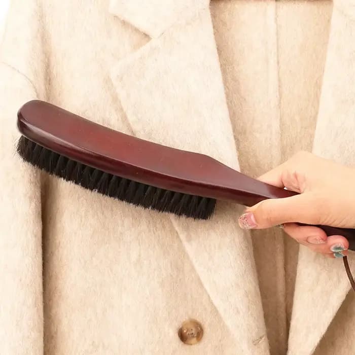 Brosse en feutre avec manche en bois