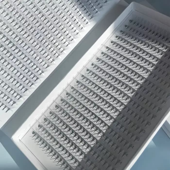 Gérmédia escalPBT Hybrid Pro Made Volume Eyelash Fan, 40Line, 2D-14D Mixed, 1600, Tige pointue, Raci