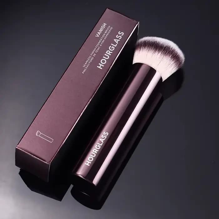 Pinceaux de maquillage pour fond de teint coudé