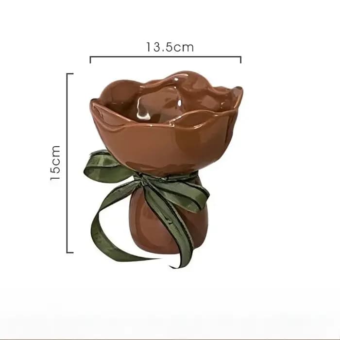 Vase en céramique en forme de rose