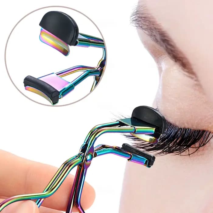 Recourbe-cils, outils de maquillage