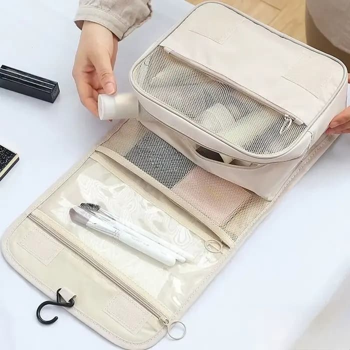 Trousse de toilette suspendue
