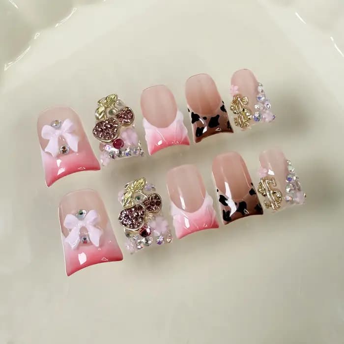 Faux ongles français faits à la main en forme de bec de canard