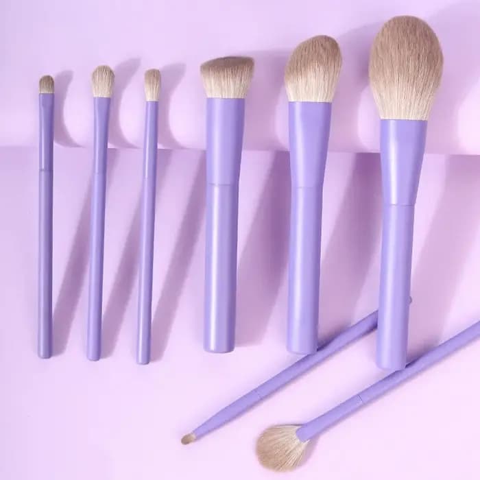 Ensemble de pinceaux de maquillage roses