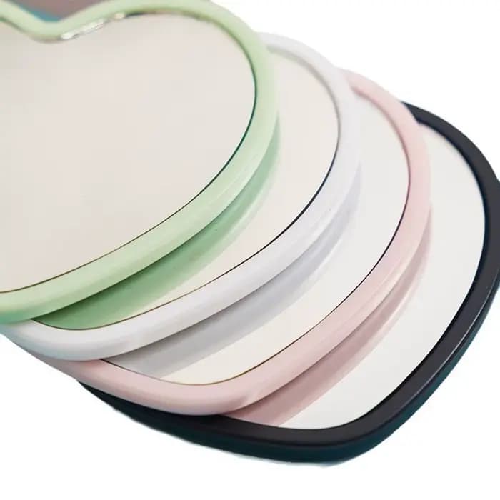 Miroir portable en forme de cœur à une face