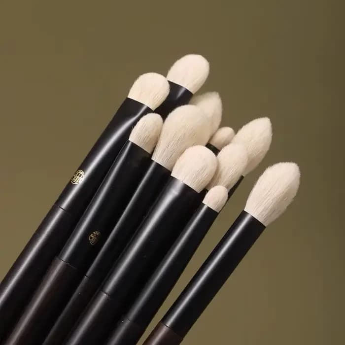 Pinceaux de maquillage professionnels faits à la main