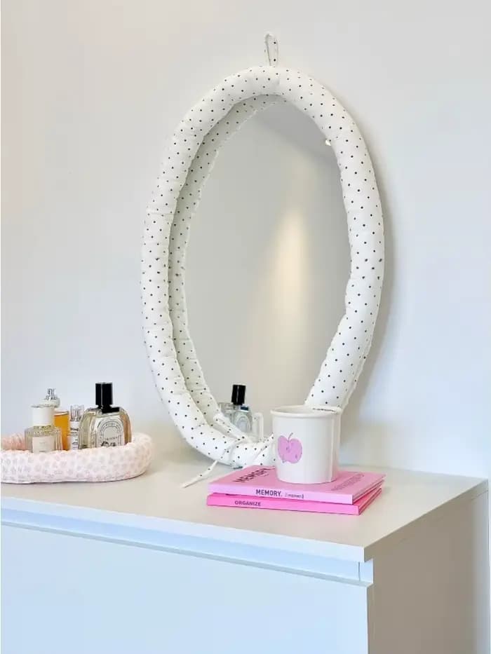 Miroir décoratif de forme spéciale