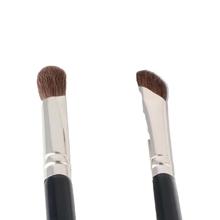 Pinceau de maquillage pour les cernes et les poches