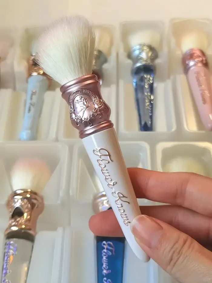 Set de Pinceaux Highlighter Flower Knows Ballet Cygne Sirène Poudre Nacrée Effet Lumière Lune Brilla