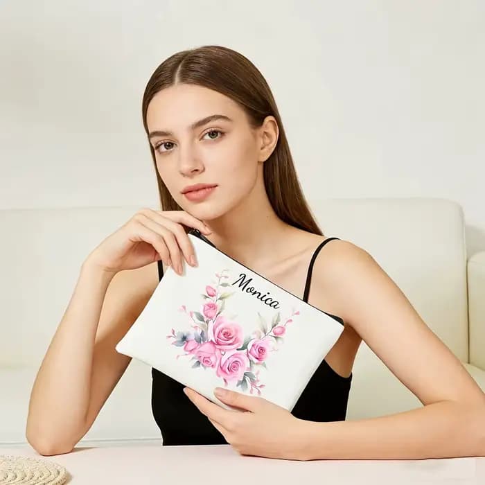 Pochette à maquillage personnalisée avec nom - Tendresse exclusive cachée dans chaque détail. Sac