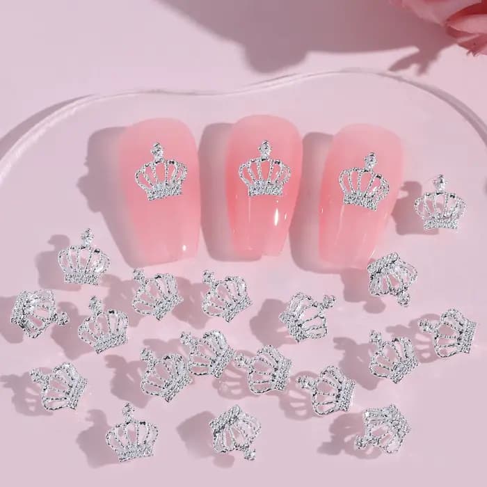Breloques pour ongles, Design couronne