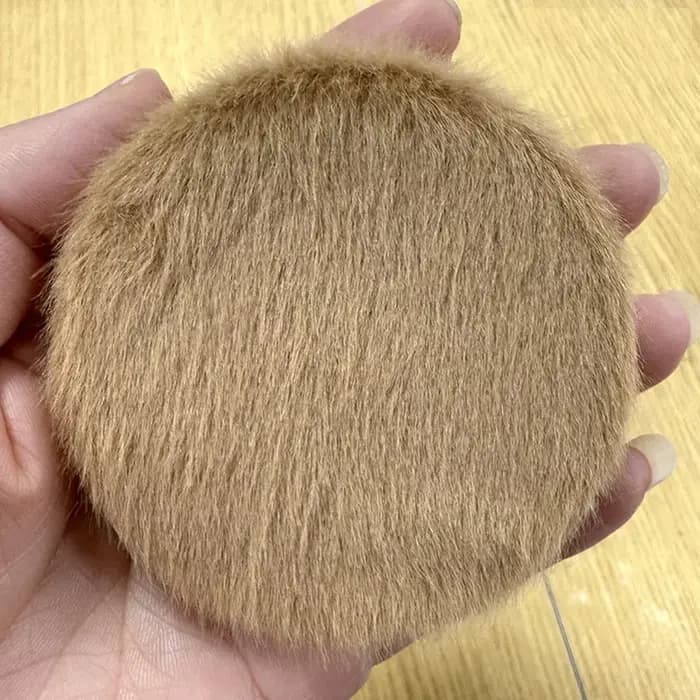 Mini miroir de maquillage rond en peluche, miroir cosmétique compact portable, miroir de poche pliable double face pour filles